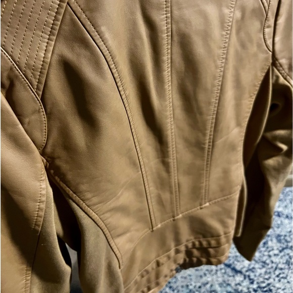 Express camel colored vegan leather jacket - Picture 5 of 6
